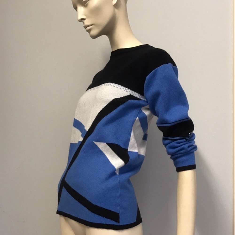 Gorgeous Sweater Size M